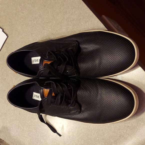 steve madden flyerz sneaker